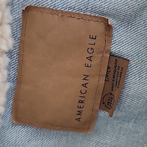 American Eagle Sherpa Denim Jacket - Picture 10 of 10